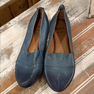 DNA Footwear mind body sole Women's Blue Leather Shoes Size 7.5